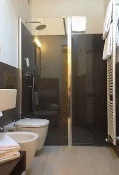 ** Konukevi Verona Design İtalya